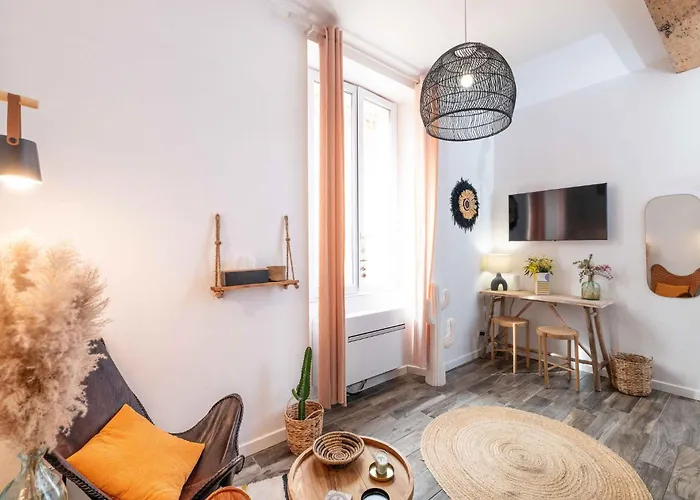 Saint Tropez - Old Village - Modern & Cosy Apartments